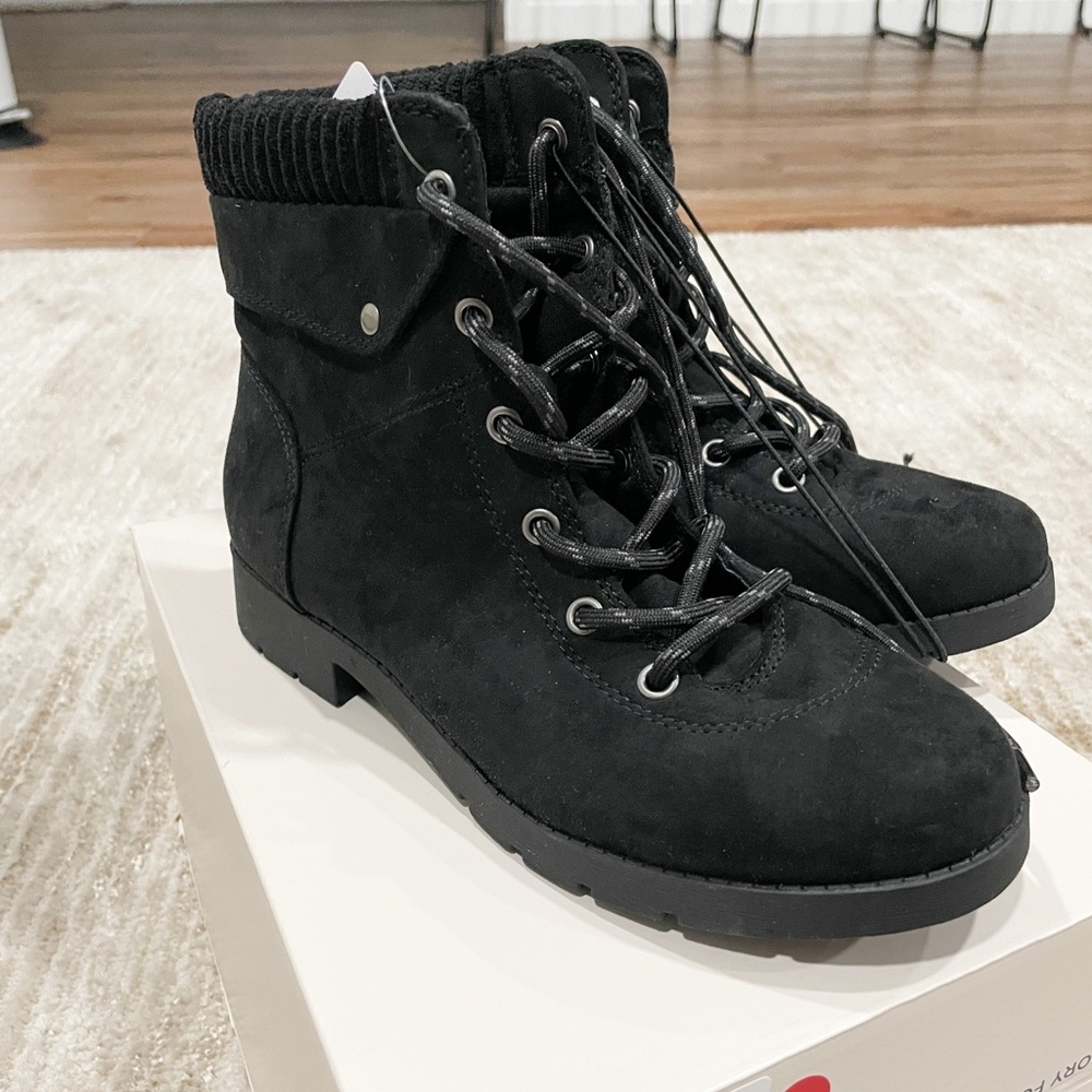 Black St Johns Bay Boots Size 6.5